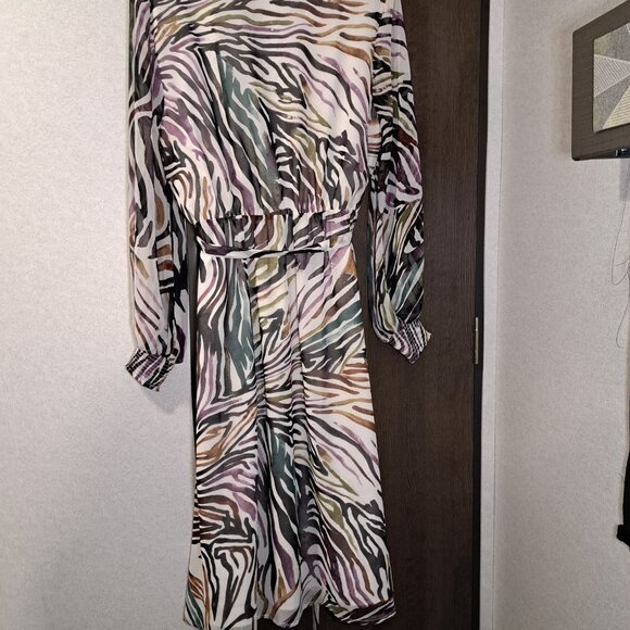 Atelier Women's Abstract Pattern Front Button Up Self Tie Sash Long Sleeve - Picture 2 of 5